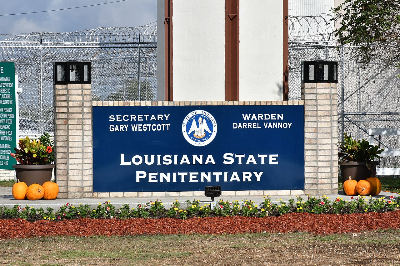 Mississippi'de Bakımevinde Yangın: Tahliyeler Sürüyor