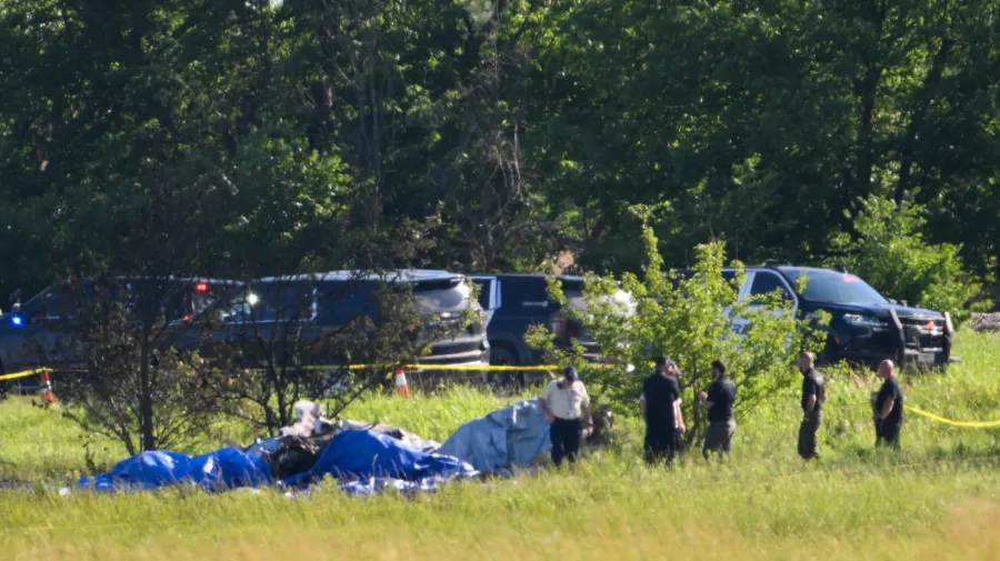 Missouri'de paraşüt uçağı düştü: 12 kişi hayatını kaybetti