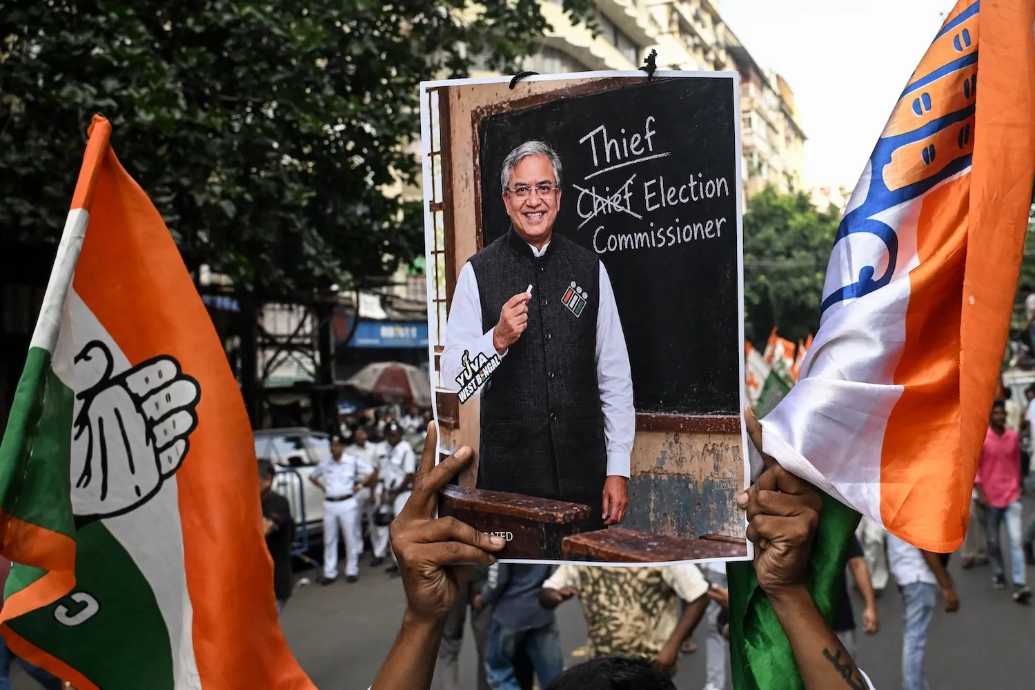 Modi Seçim Komisyonu Skandalıyla Protesto Tehdidi Altında