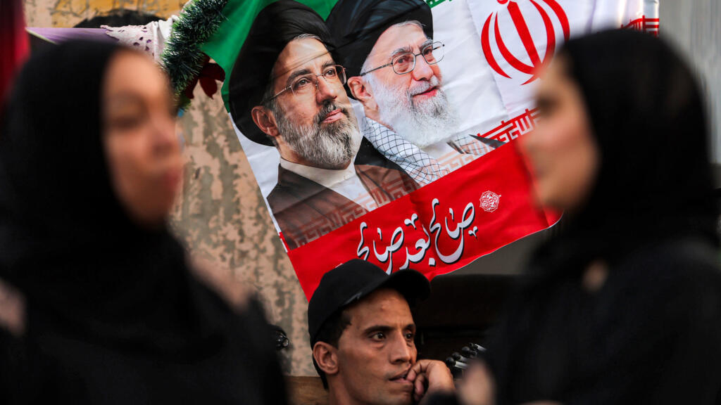 Mojtaba Khamenei’nin cenazede yokluğu İran’da yeni dönemi mi işaret ediyor