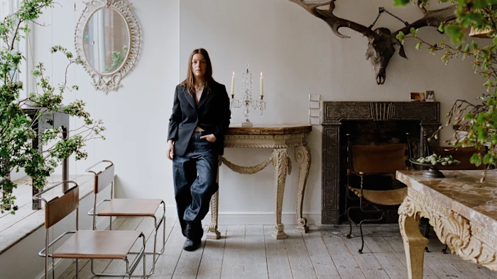 Antikacılığa Soprano Dokunuşu: Molly Alexander Pimlico Road'da