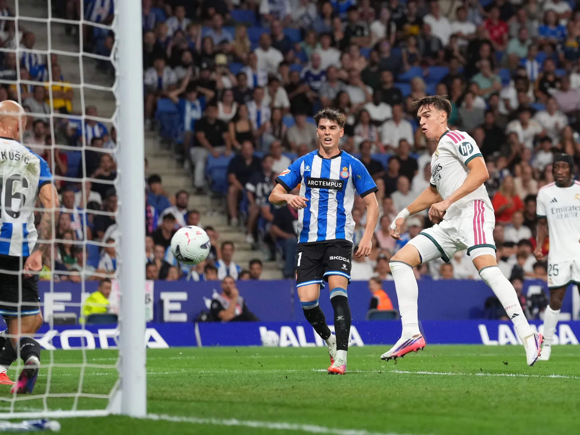 Mourinho'nun dönüşünde Real Madrid kazandı: Espanyol 1-2