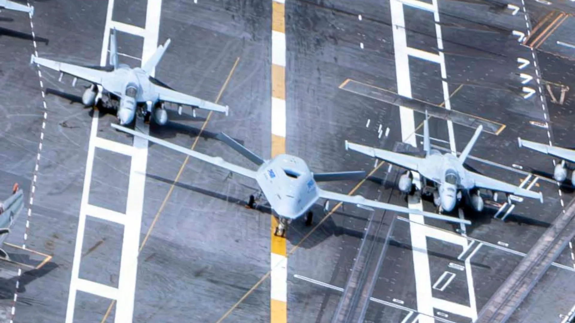 MQ-25 Stingray Tanker İHA, USS Nimitz'de 250. Yıl Kutlamalarında