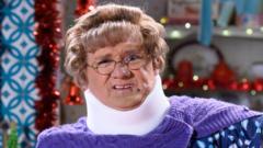Mrs Brown's Boys yıldızının çenesi kırıldı, Noel özel bölümleri iptal