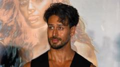 Mumbai'de Bollywood yıldızı Tiger Shroff'a silahlı saldırı