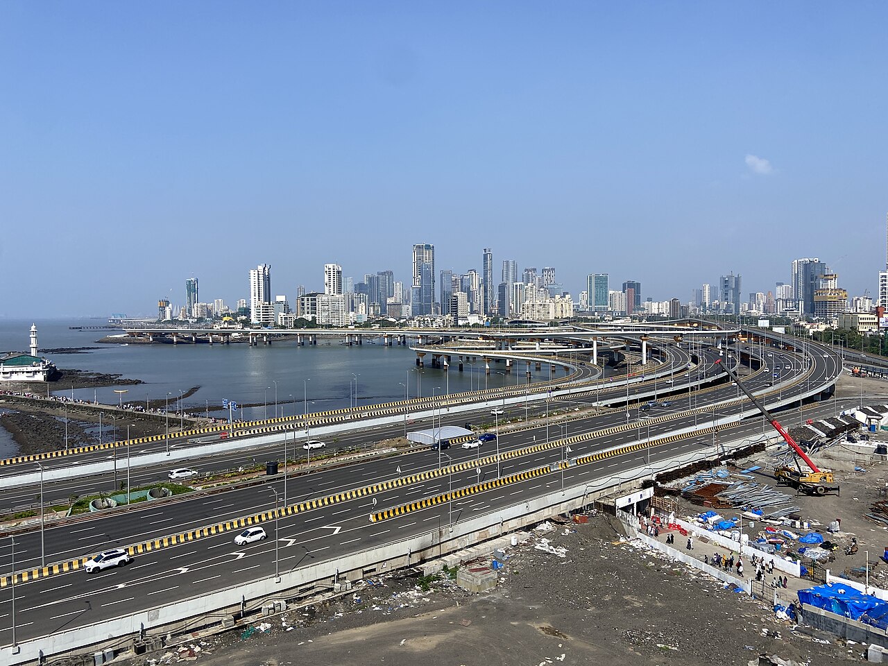 Mumbai'de Muson Selleri: Sokaklar Göle Döndü, Ulaşım Felç Oldu