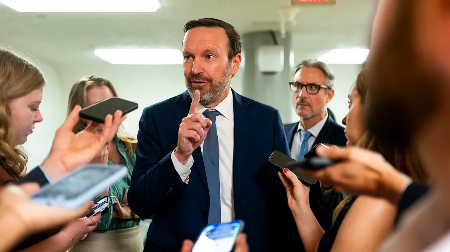 Murphy, İran savaşına karşı mücadelesini Orta Doğu'ya taşıdı