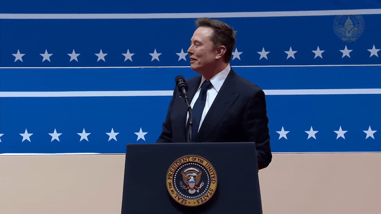 Musk, Reliance Başkanı Ambani'ye Meydan Okudu