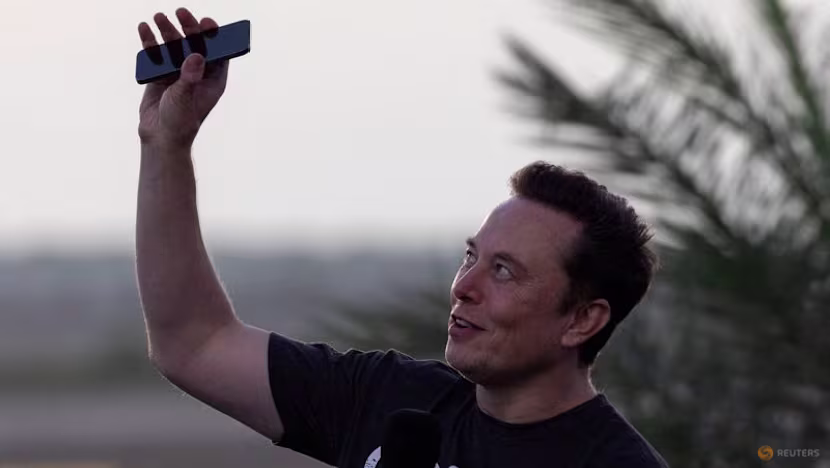 Musk'ın taktikleri yatırımcıları SpaceX hissesine koşturuyor, riskler göz ardı ediliyor