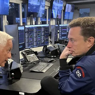 Musk: Yapay zeka ve robotlar açığı kapatacak