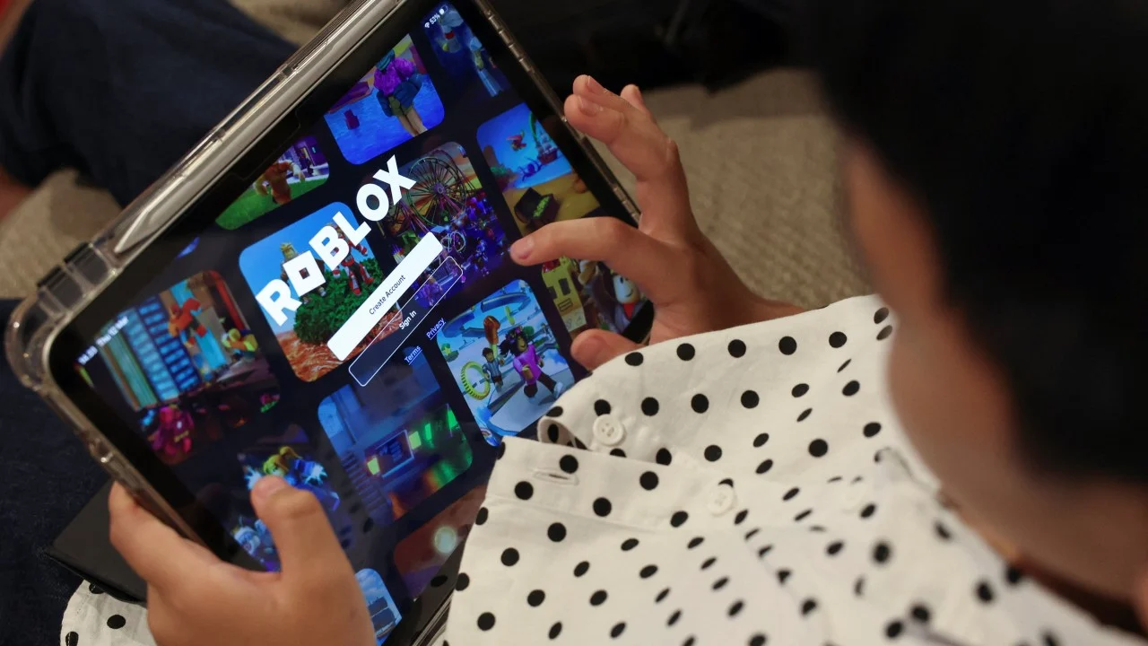 Mutsuz ebeveynler ve çocuklar Rusya'yı Roblox yasağını kaldırmaya zorladı