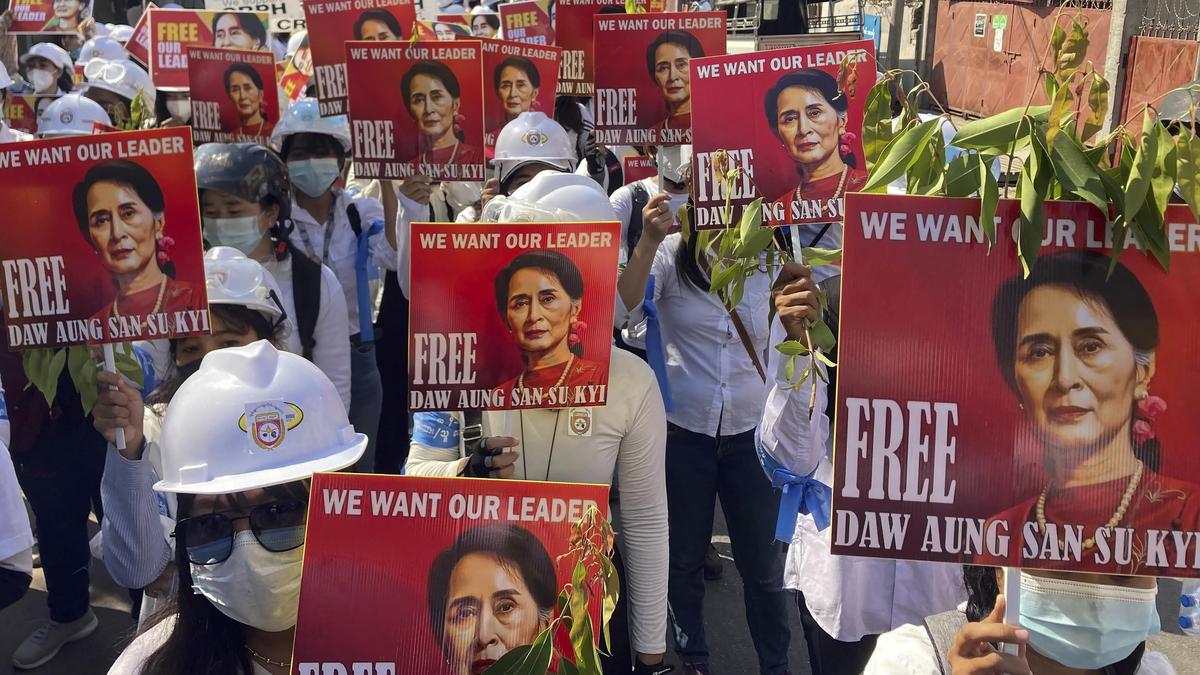Myanmar'da 2021 darbesini yazan ABD'li iş insanı gözaltına alındı
