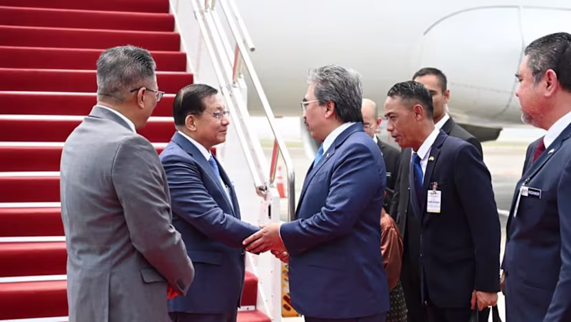 Myanmar lideri Malezya'da: mülteci geri dönüşü görüşmeleri