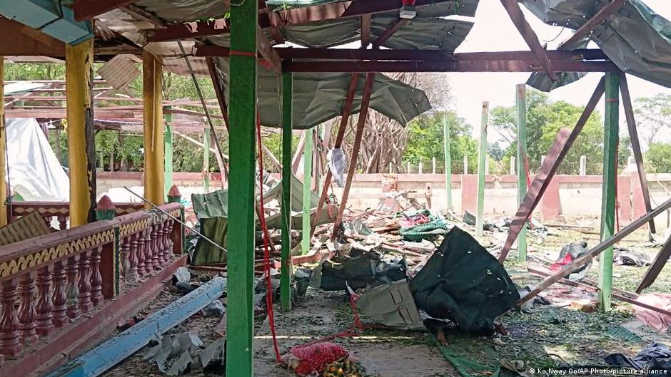 Myanmar'da manastıra hava saldırısı: 14 ölü