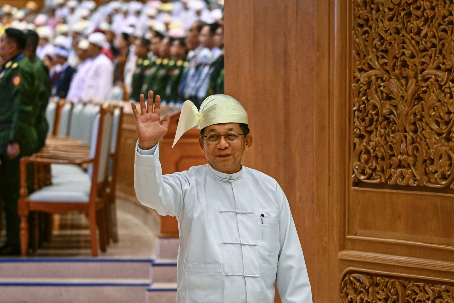Myanmar Ordusu Beş Yıl Sonra Taviz Vermiyor