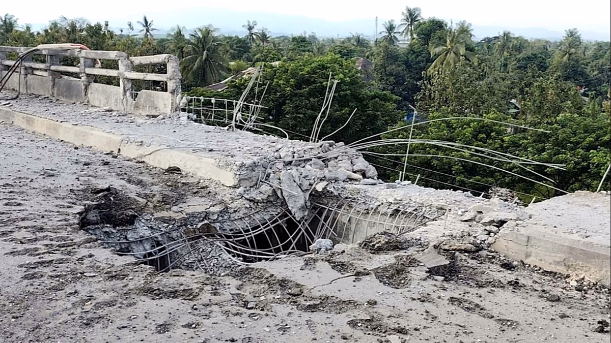 Myanmar'da Pazar Yerine Hava Saldırısı: 49 Ölü, 58 Yaralı