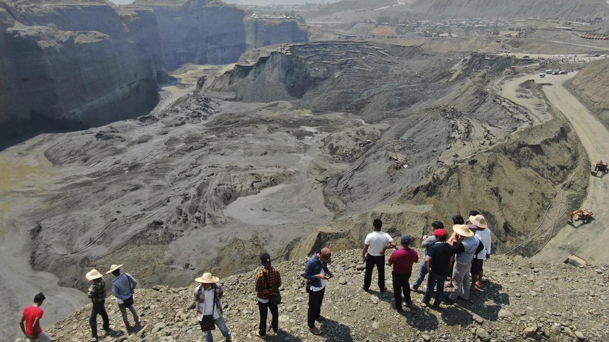 Myanmar'da Yeşim Madeni Heyelanı: 5 Ölü, 15 Kayıp