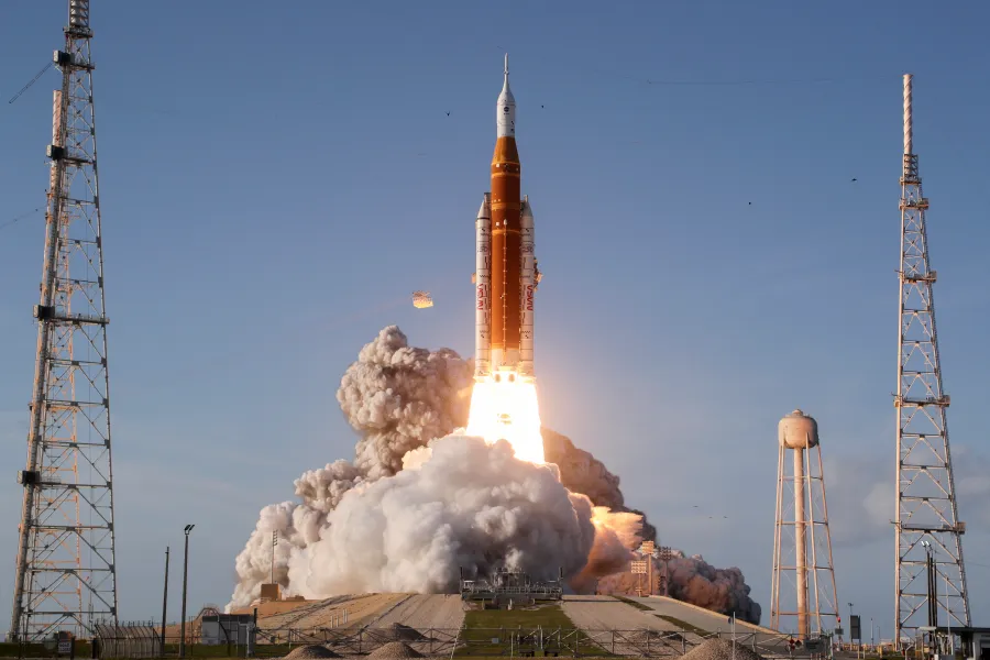 NASA Başkanı Artemis'te sadece erkek ekip kararını savundu