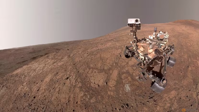 NASA'nın Mars'taki Keşif Aracı Organik Karbonu Yakından İnceliyor