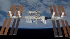 NASA, Hava Kaçağı Tamiri Sırasında UUİ Mürettebatını Sığınağa Yönlendirdi