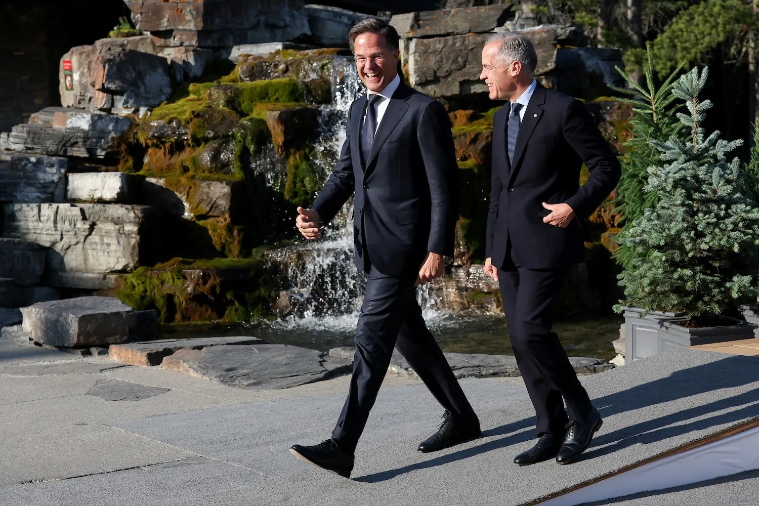 NATO İkiye Bölünüyor: Carney ve Rutte'nin Vizyon Çatışması