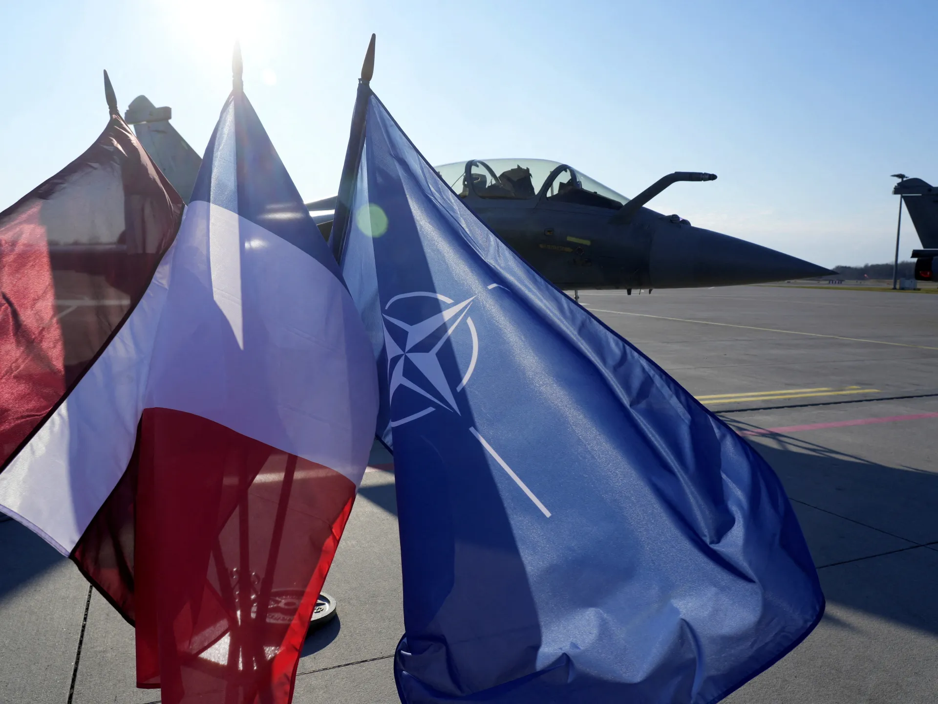 NATO jetleri Letonya üzerinde drone düşürdü: Rusya'nın elektronik savaşı mı