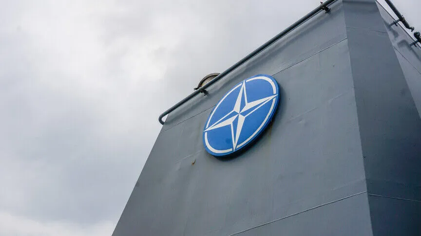 NATO savaş gemileri Cezayir'de ortak tatbikatta