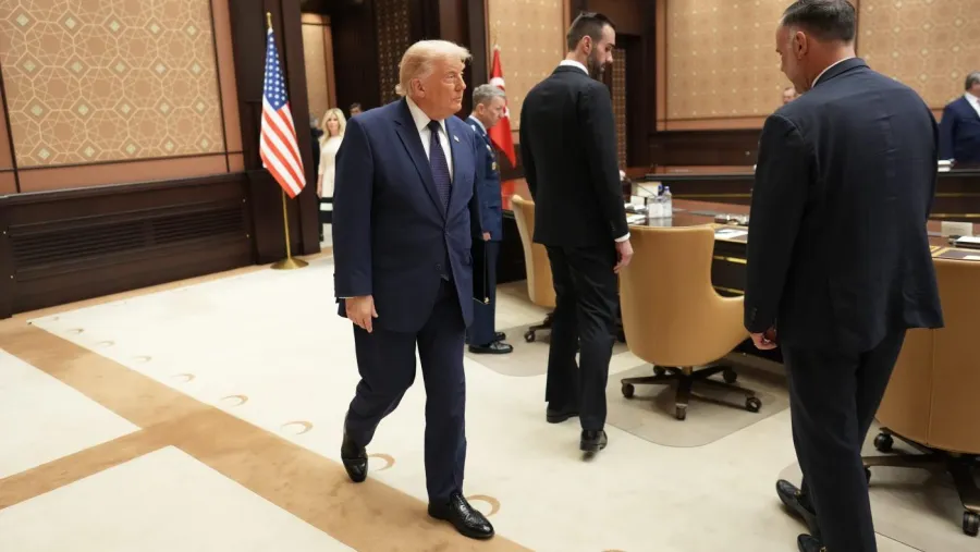 NATO Zirvesi'nde Trump'ın Grönland Krizi