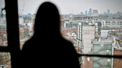 Nazi sempatizanı MI5 ajanı tarafından taciz edilen kadına hükümetten görüşme teklifi