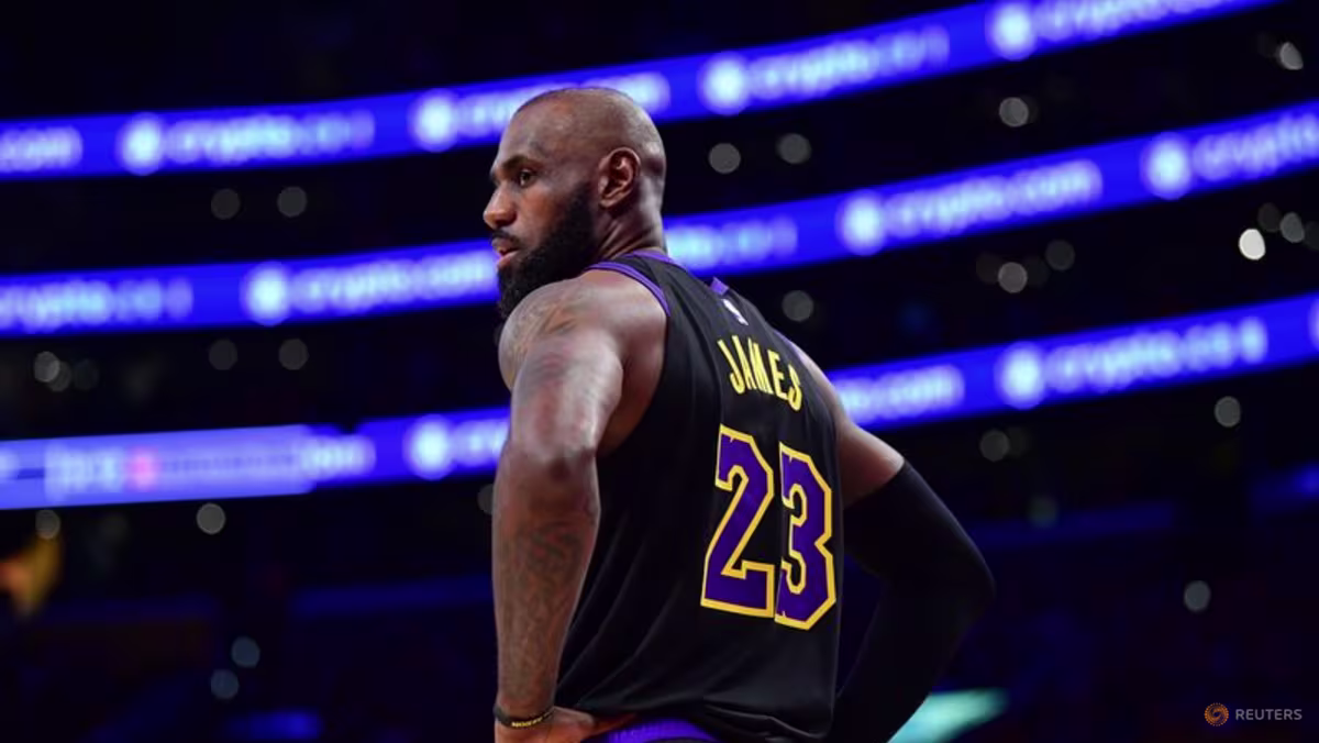 NBA: LeBron James 23 numarayla 76ers'ta