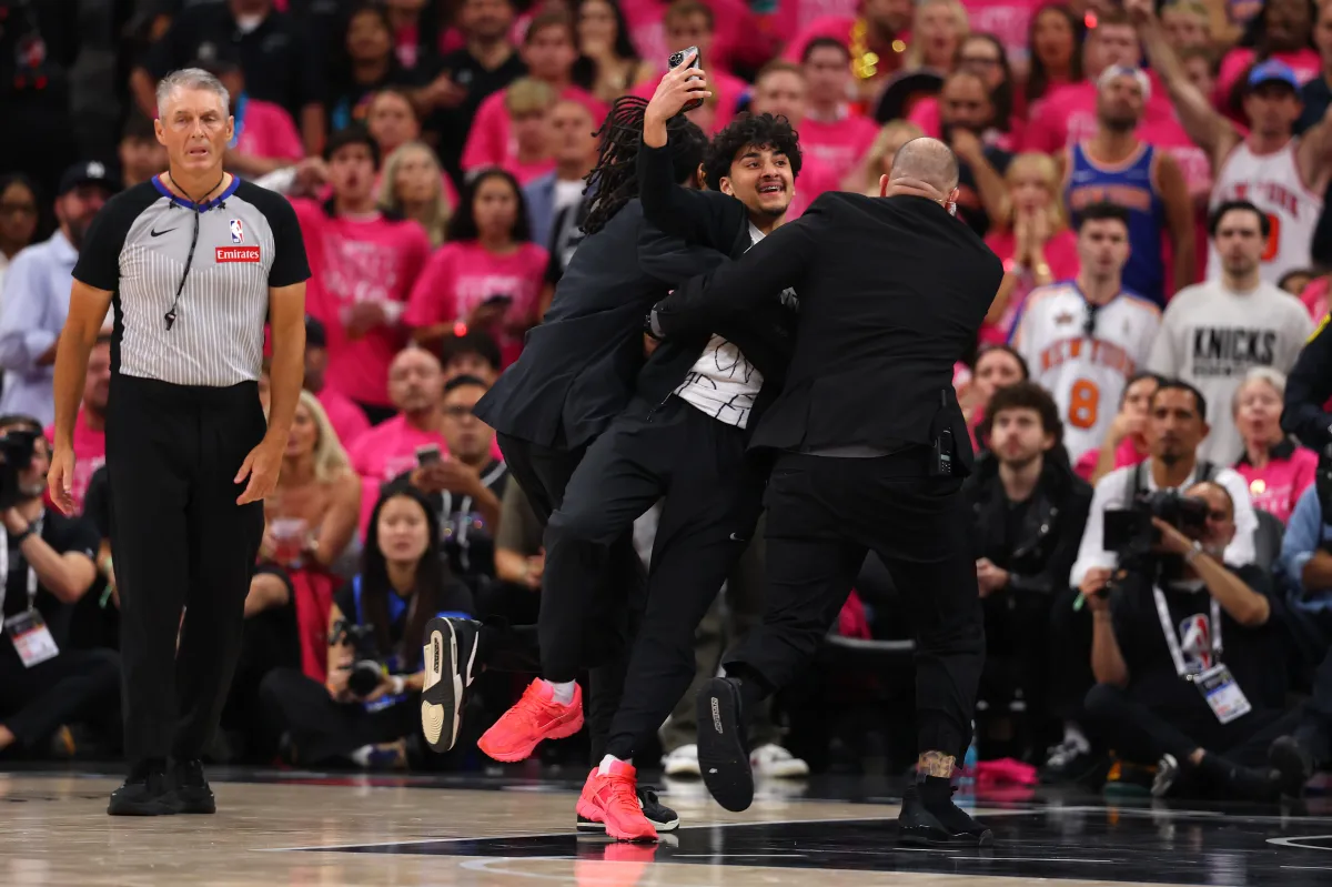 NBA'den Saha İhlali Yapan Taraftara Ağır Ceza
