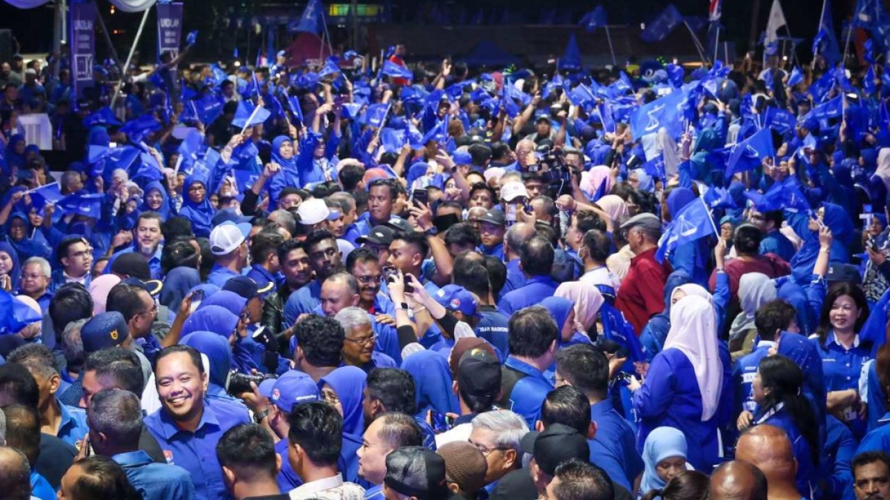 Malezya'nın teknoloji üssü hedefinde kraliyet krizi