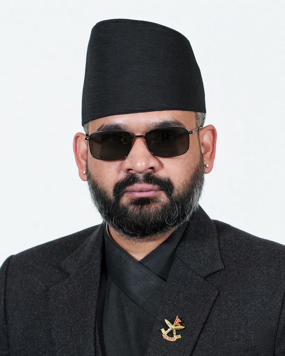 Nepal Başbakanı Balen Şah Neden Gözlük Takıyor
