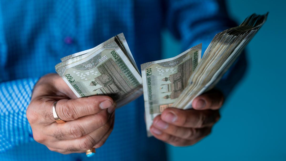 Nepal, Hindistan'ın yüksek değerli banknotlarına yönelik kısıtlamaları hafifletti