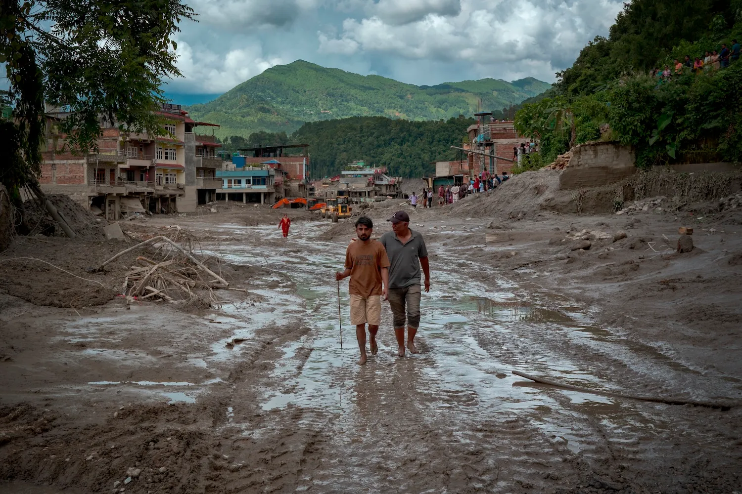Nepal'deki Sel Felaketi Çin ve Hindistan'ı Alarma Geçirdi