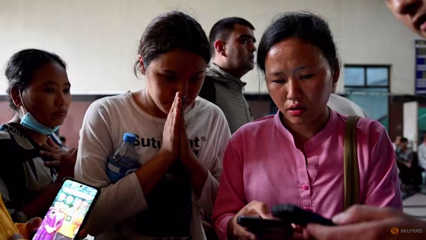 Nepal'de sel felaketi: Aileler kayıplarını arıyor