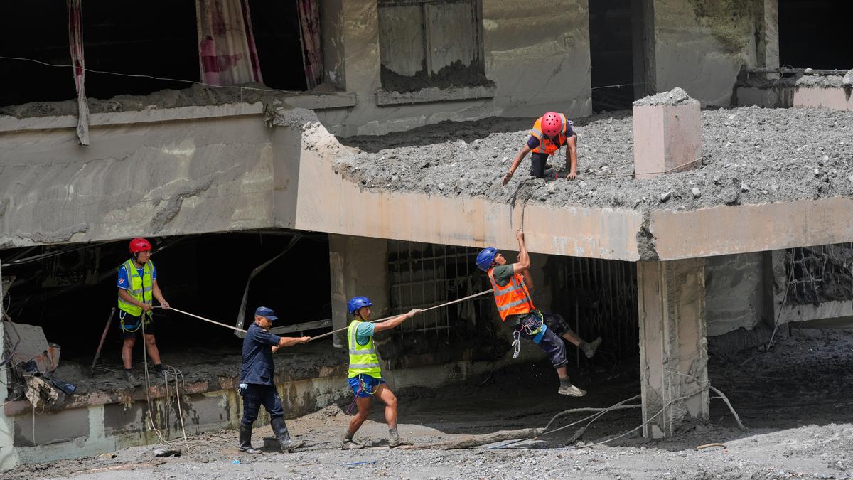 Nepal'deki sel felaketi fonu üç günde 2 milyar rupiye ulaştı