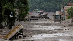 Nepal'deki anı sel felaketinde 33 İngiliz vatandaşı kayıp