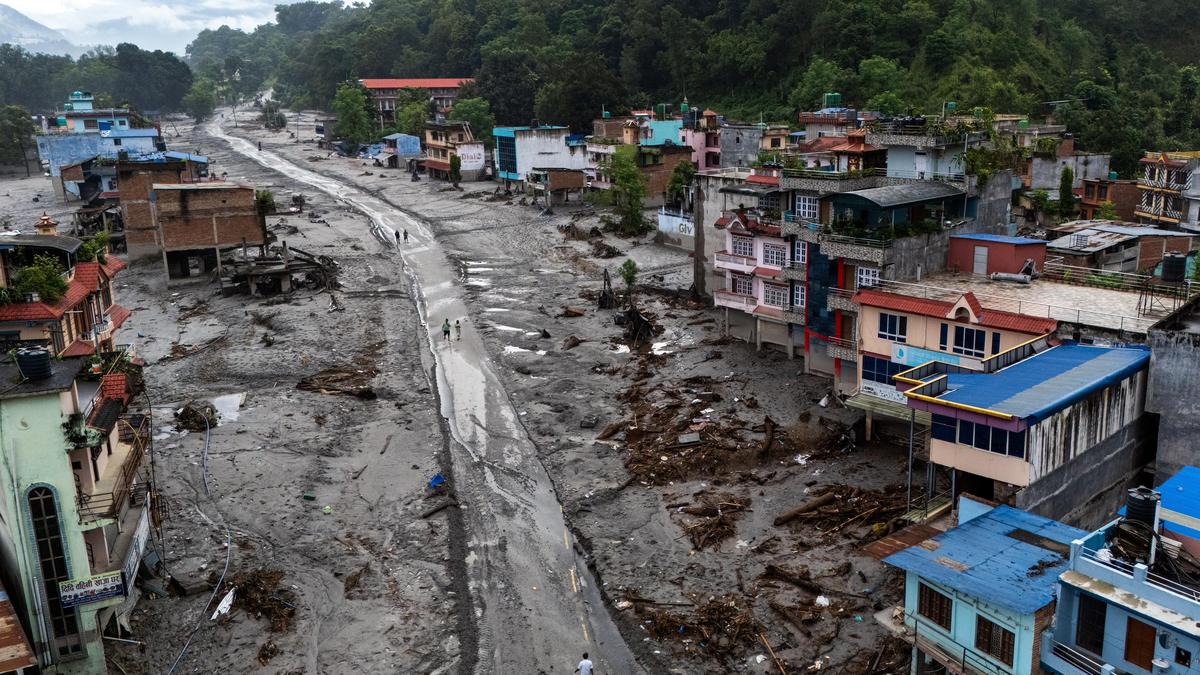 Nepal'den 'yeni sel gelebilir' uyarısı