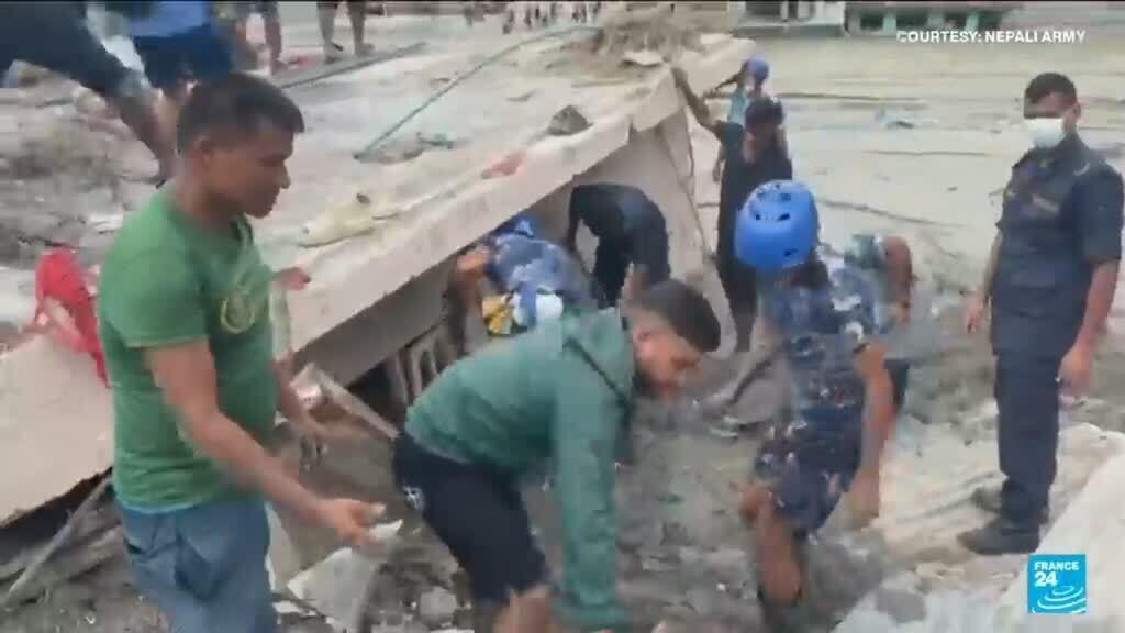 Nepal Tünelinde 10 Gün Sonra Kurtarılan Çinli: 1.300'den Fazla Ölü