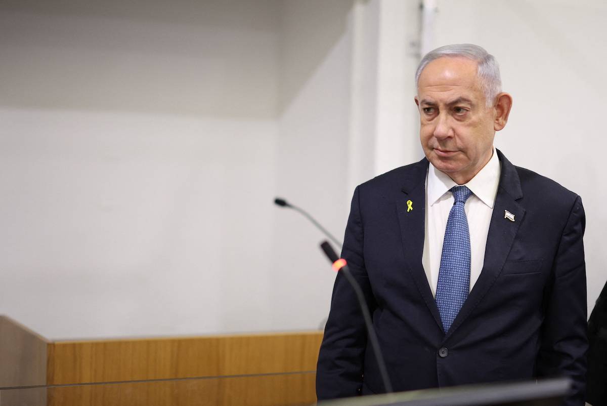 Netanyahu yolsuzluk davasında hakim karşısında