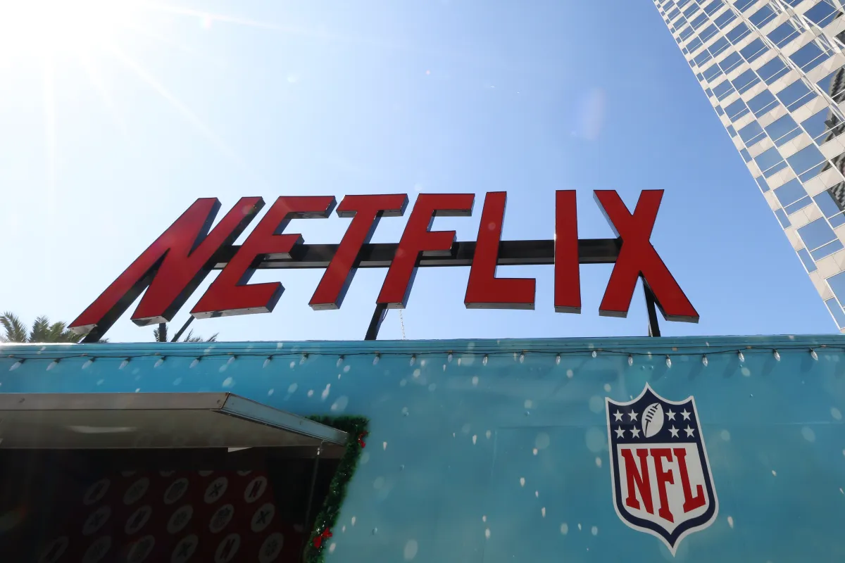 Netflix, NFL Açılış Maçı İçin İki Pro Bowler'ı Kadrosuna Kattı