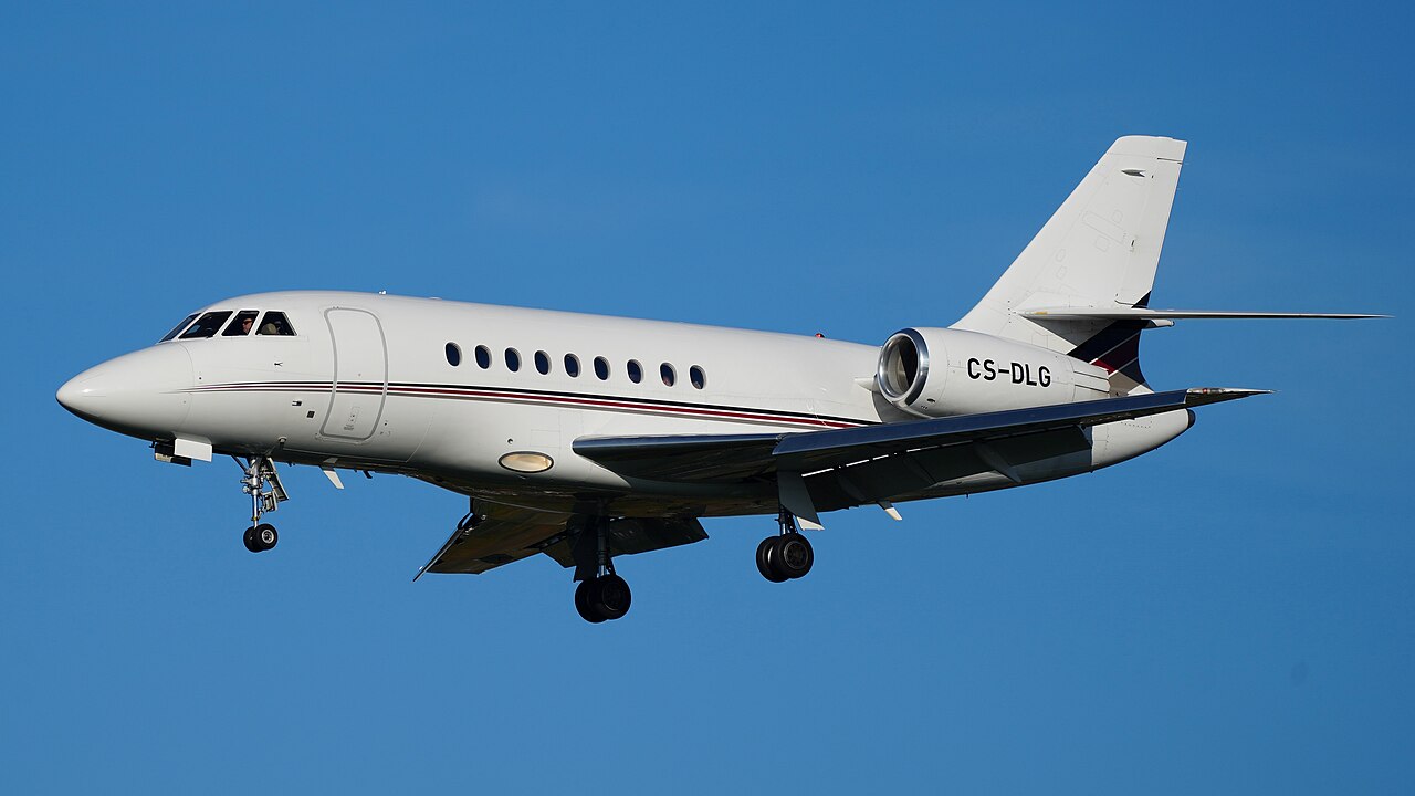 NetJets uçağı Teksas’ta karayoluna düştü: 1 ölü, 5 yaralı