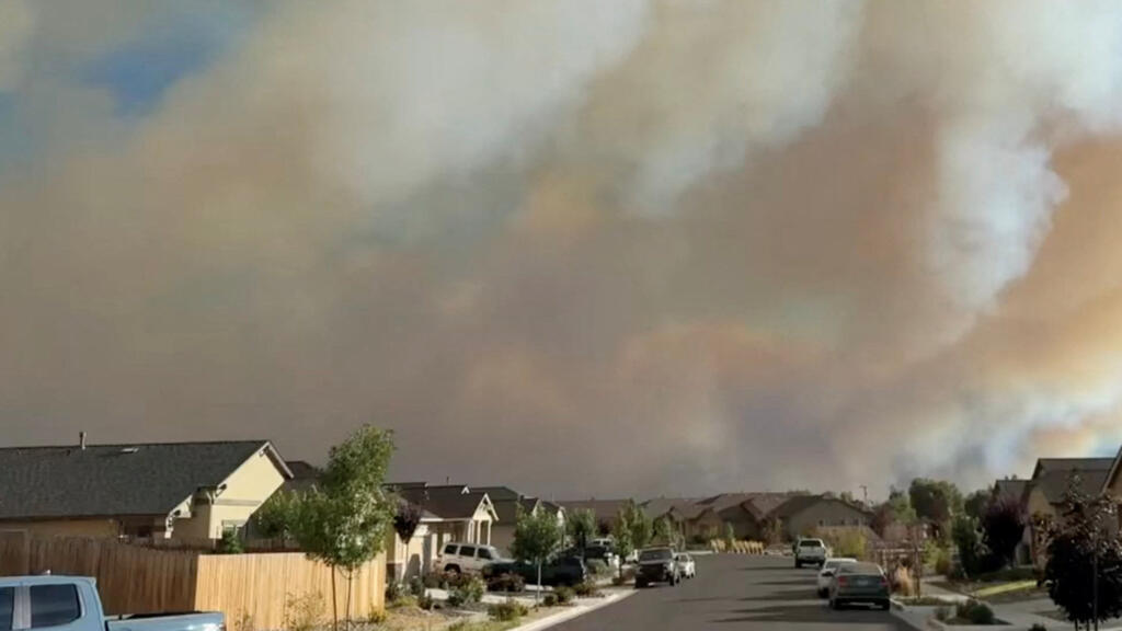 Nevada'daki Hawk Yangını: 40 Bin Kişi Tahliye Edildi