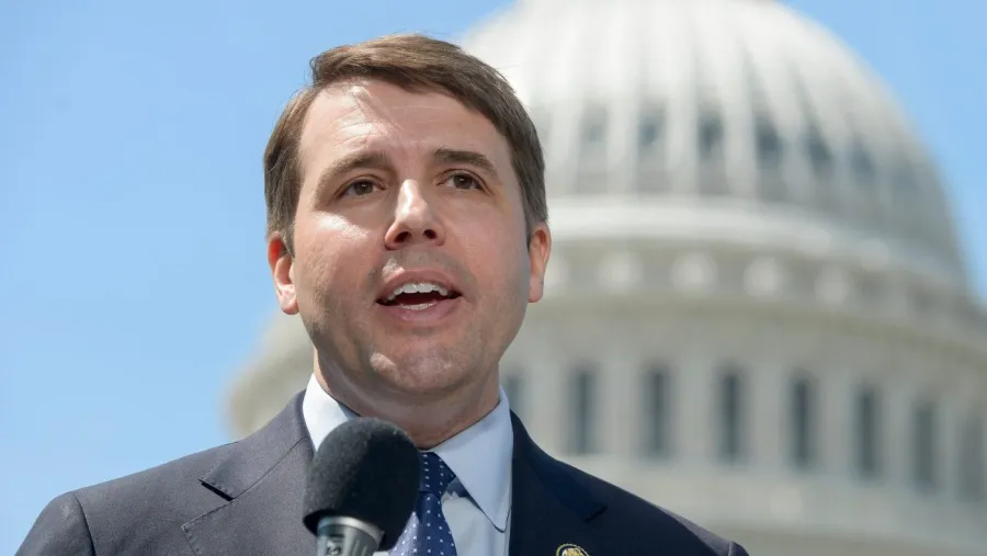 New Hampshire'da Senato Yarışı: Pappas ve Sununu Karşı Karşıya