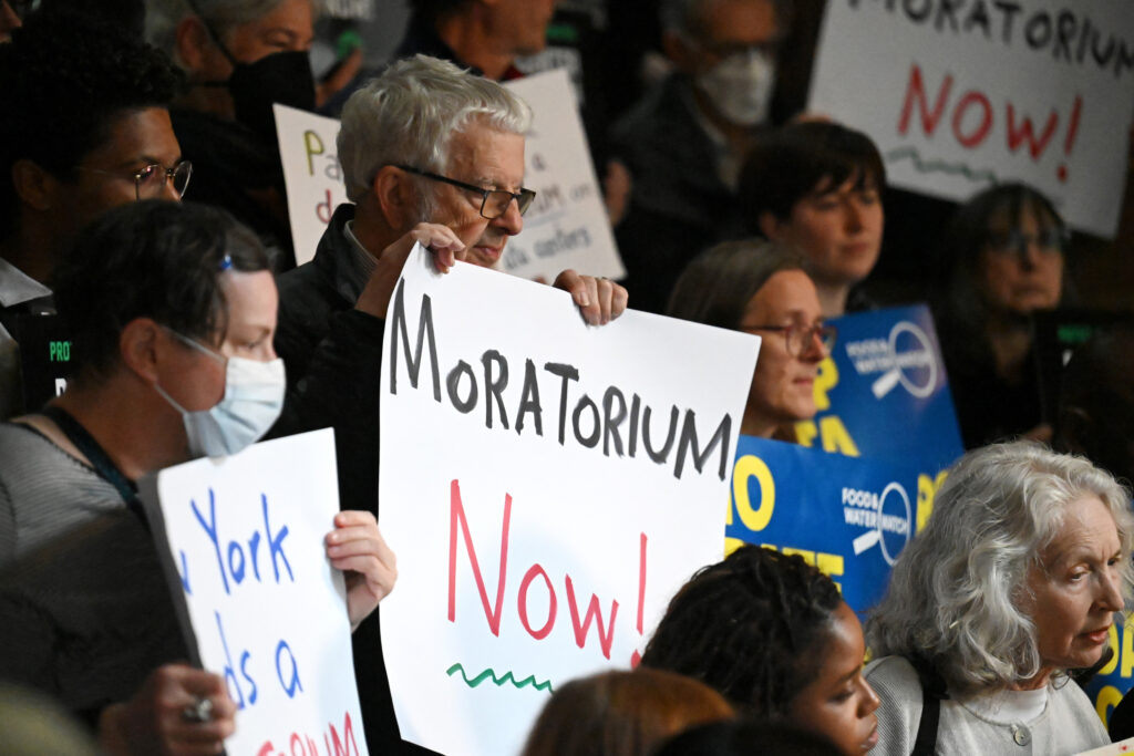 New York, veri merkezi moratoryumuna bir adım daha yaklaştı