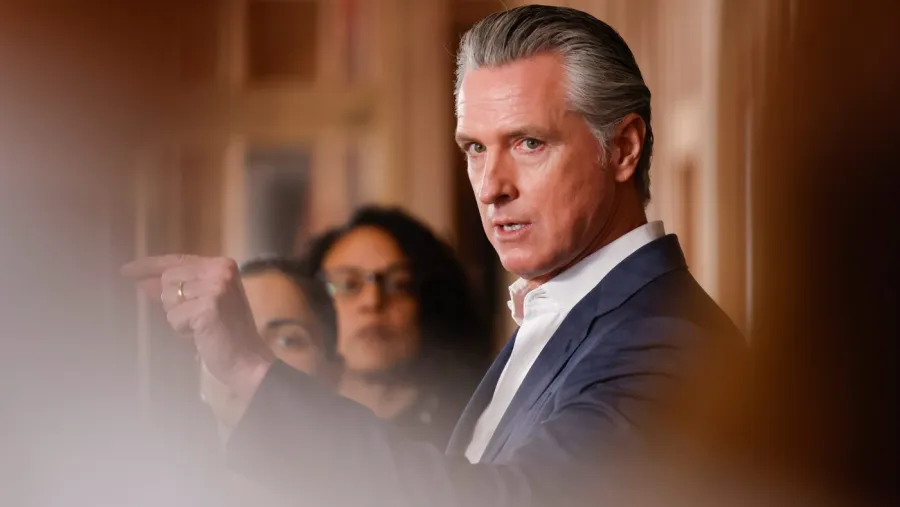 Newsom'un avukatı Blanche'a meydan okudu: Trump'ı soruştur