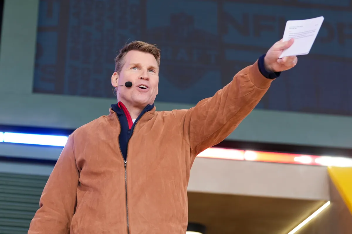 NFL RedZone Reklam Tepkisi: Scott Hanson'dan Değişim Sözü