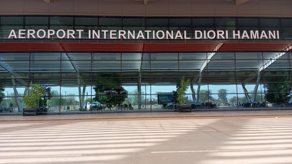Nijer'in Başkenti Niamey'de Silahlı Saldırı: Havaalanı ve Cumhurbaşkanlığı Çevresi Hedef Alındı