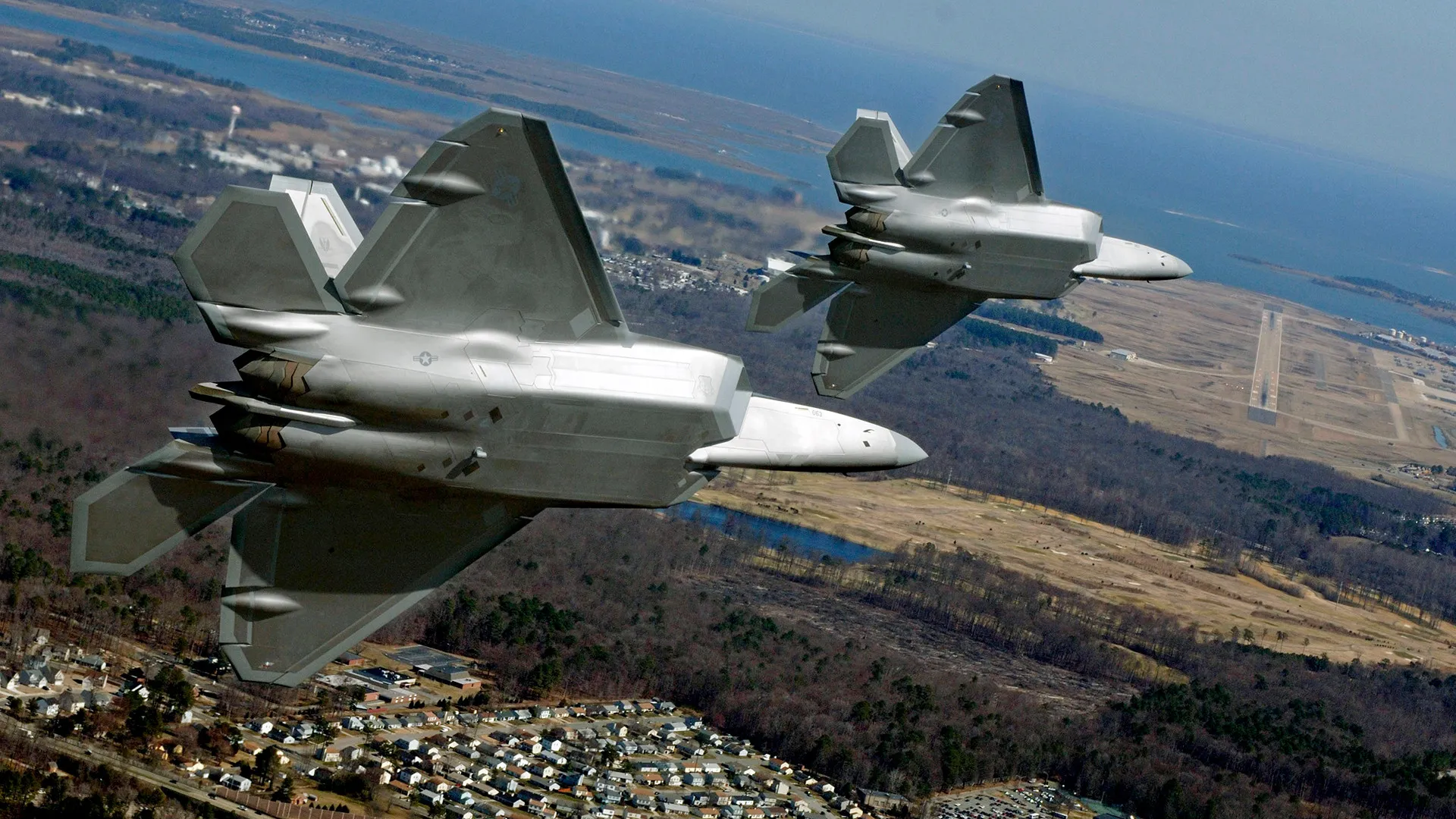 NORAD Komutanı: Langley'deki Drone Sürüsü Sürpriz Olmadı